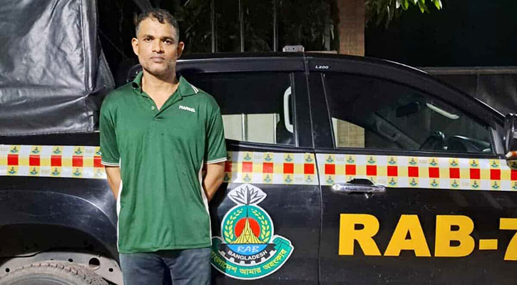 বাকলিয়ায় জোড়া খুনের প্রধান আসামি খোরশেদ গ্রেপ্তার