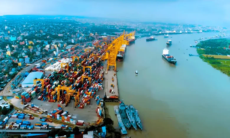 ‘কমপ্লিট শাট ডাউন’-এ অচল চট্টগ্রাম বন্দর ও অফডক, কার্যক্রম ধীরে ধীরে স্বাভাবিক হচ্ছে