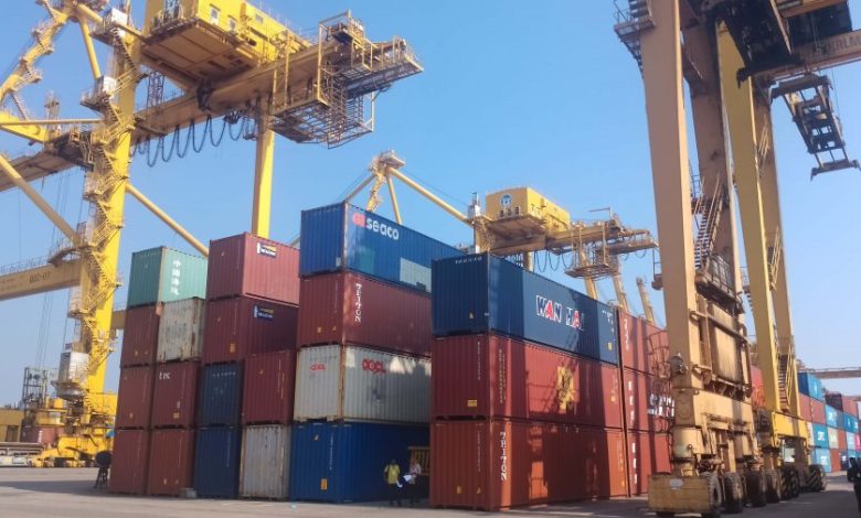 ‘কমপ্লিট শাটডাউন’ কর্মসূচিতে অচল চট্টগ্রাম কাস্টমস, বিপাকে ব্যবসায়ীরা